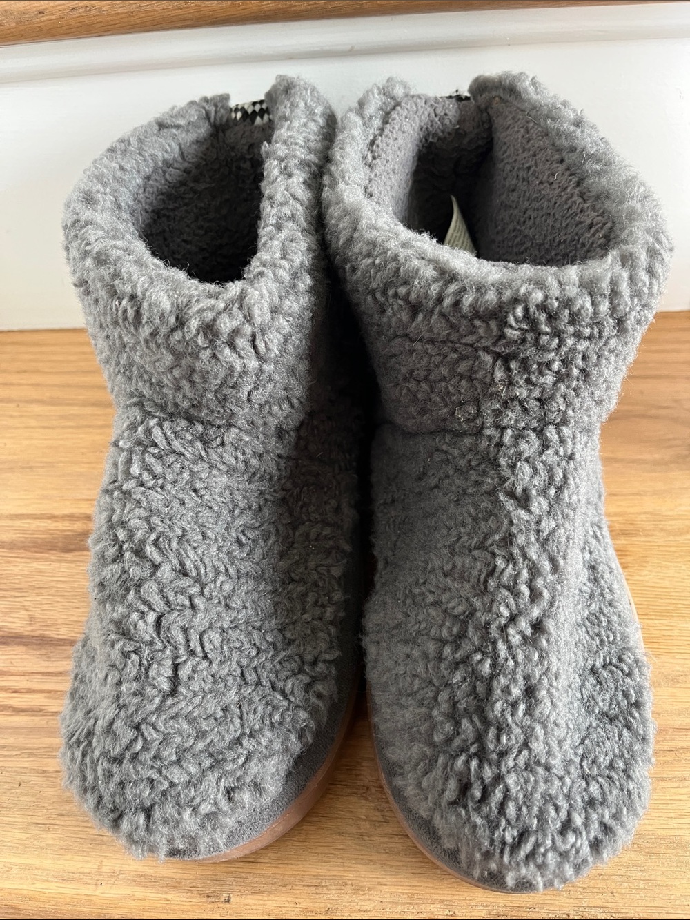dearfoams Gray Sherpa Boot Slippers